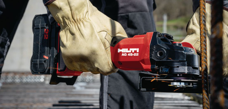 Akumulatorowa szlifierka kątowa - Zdjęcie